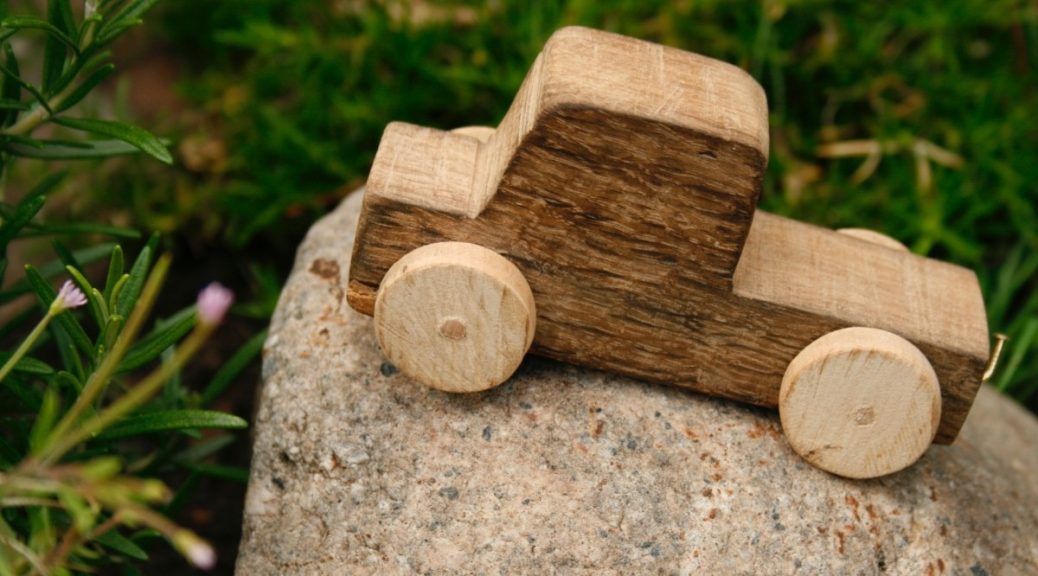 vantagens dos brinquedos de madeira